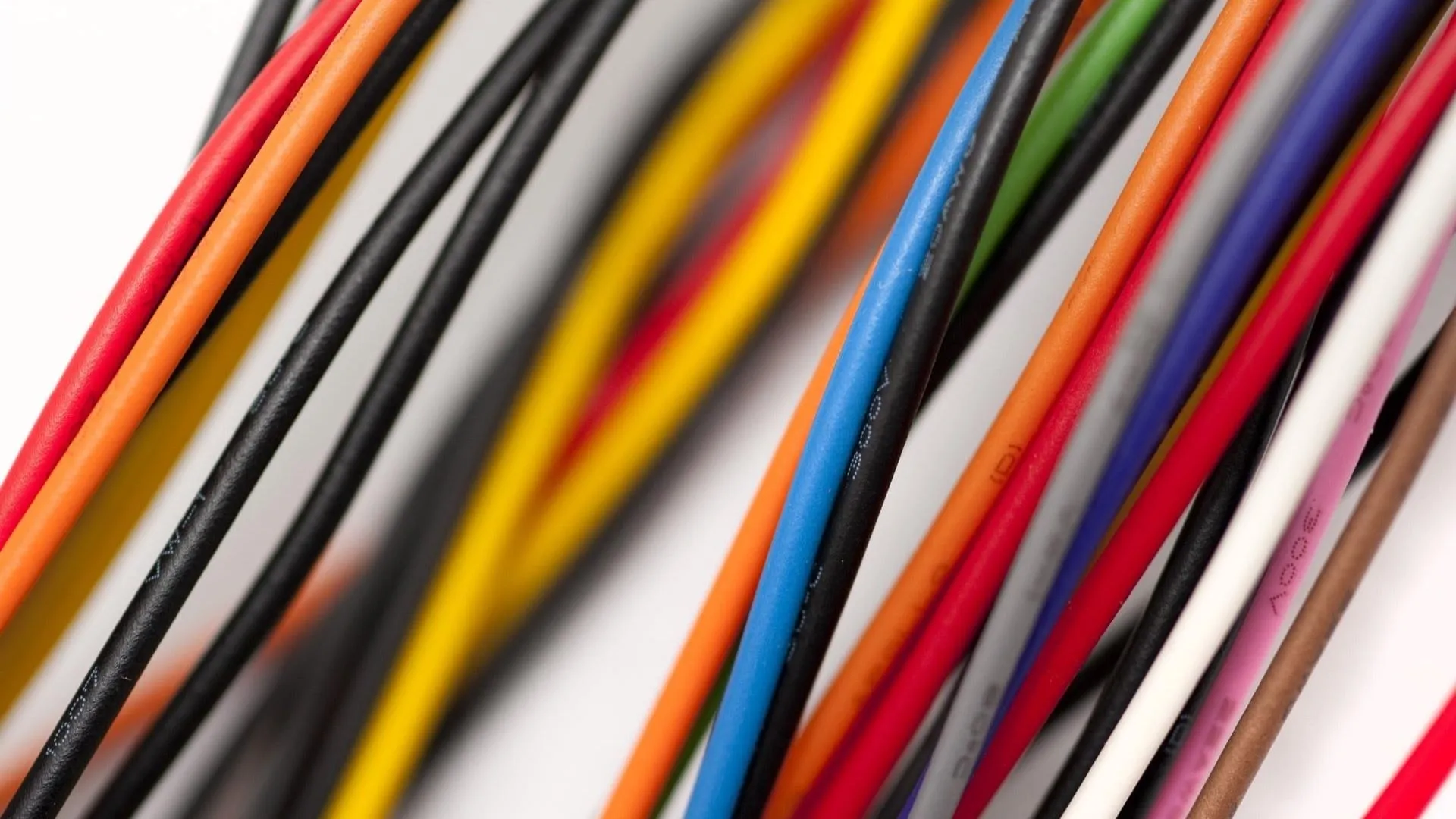 سیم کابل ساختمانی؛ نکات مهم برای پیمانکاران و مهندسین