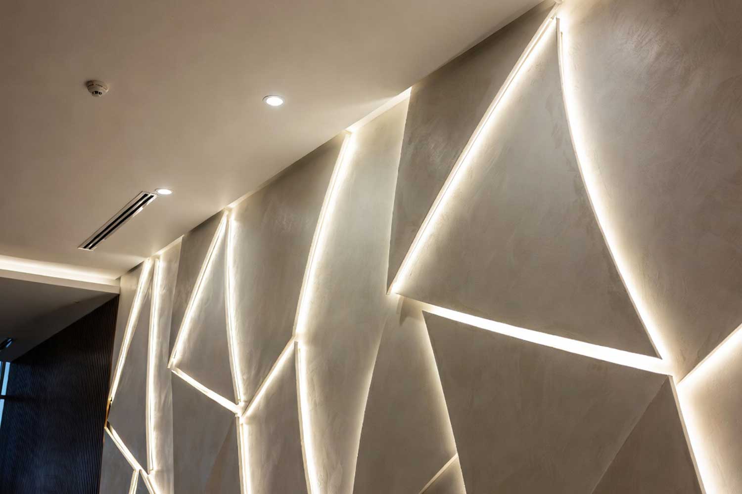 گچبری مدرن با نور مخفی